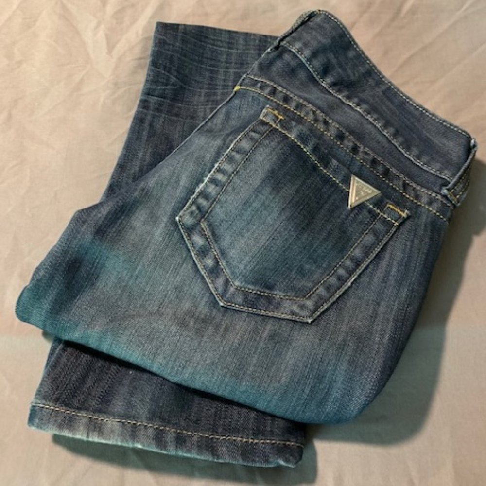 Guess Jeans.